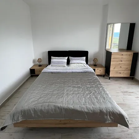 Shengjin Apartment Lezhe
